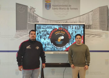 Jorge Guillén y Jorge Valiente en la presentación del Campus de Verano de Baloncesto.