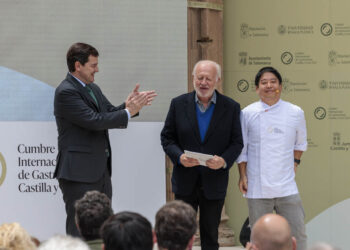 Fernández Mañueco confirma el apoyo a la agroindustria y destaca su potencial, que lo sitúa como sector estratégico