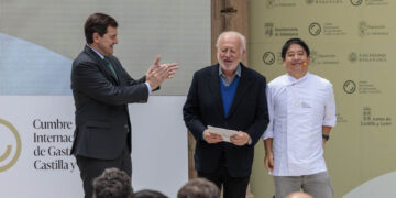 Fernández Mañueco confirma el apoyo a la agroindustria y destaca su potencial, que lo sitúa como sector estratégico