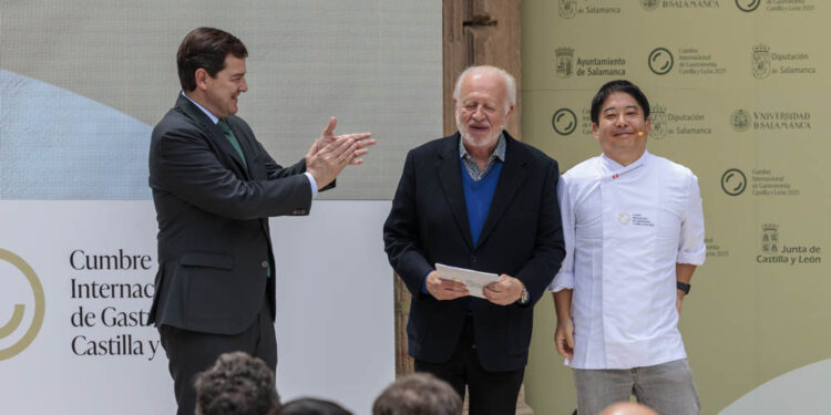 Fernández Mañueco confirma el apoyo a la agroindustria y destaca su potencial, que lo sitúa como sector estratégico