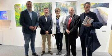 Las luces y las sombras se adueñan de la sala de exposiciones del Casino de Salamanca