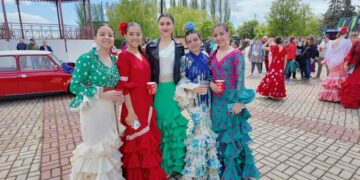 Santa Marta se viste de faralaes para disfrutar de la Feria de Abril