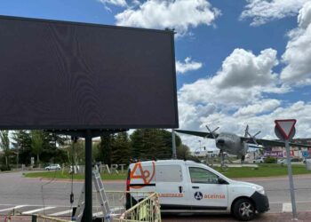 La pantalla LED de la Avenida La Serna completa la dotación tecnológica del proyecto ‘Tod@s Incluid@s’