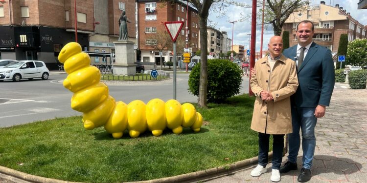 Santa Marta incorpora dos nuevos ‘vecinos’ a la ‘Ruta de los Bichos del Soto’