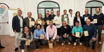 El Campo de Golf de Villamayor celebra su 25º aniversario con más de 120 jugadores