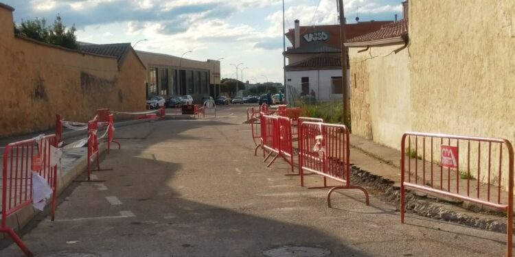 Villares inicia la renovación de la calle Alberca y el primer tramo de la Carretera de La Mata, que pasarán a ser de sentido único