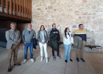 Los alumnos de la AFE ‘Recreatio’ asisten a la inauguración del Museo del Cerro de San Vicente