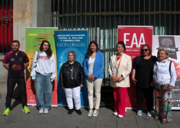 Un centenar de alumnos unidos contra el acoso escolar: “Debemos educar desde la cuna”