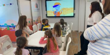 El camión de ProtecCyL de la Junta arranca en Carbajosa su itinerario por el alfoz para enseñar pautas de autoprotección