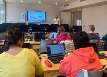 El Aula de Informática de Carbajosa organiza talleres digitales gratuitos para celebrar la Semana de las TICs