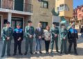 Carbajosa rinde homenaje a la Guardia Civil con una placa de reconocimiento a su labor en la fachada del Consistorio