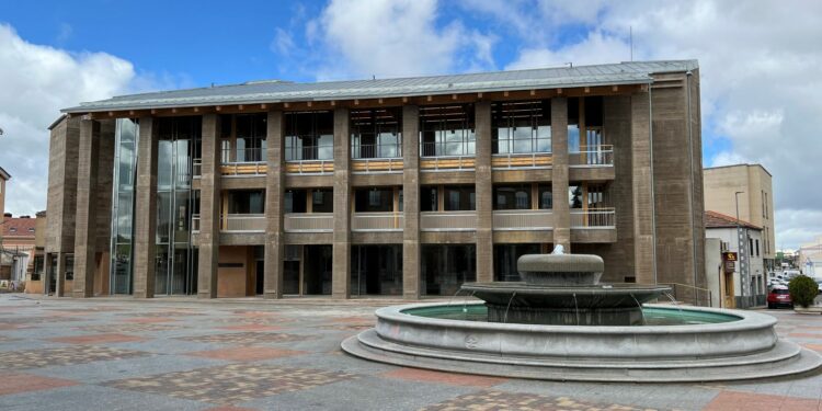 El edificio del Centro Cultural de Carbajosa, candidato al Premio Arquitectura 2025