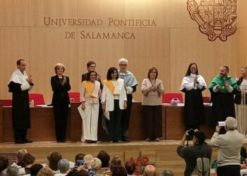 Reyes Bermejo y Trinidad Egido, las primeras santamartinas en graduarse en la Universidad de la Experiencia
