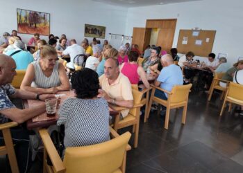 Los mayores despiden el curso con bingo, helado y sesión de baile