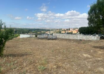 Cabrerizos ampliará el cementerio en 1.100 metros para añadir 100 sepulturas, 80 nichos, 144 columbarios y depósito de cadáveres