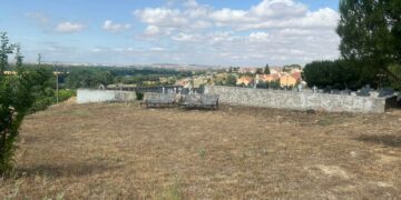 Cabrerizos ampliará el cementerio en 1.100 metros para añadir 100 sepulturas, 80 nichos, 144 columbarios y depósito de cadáveres