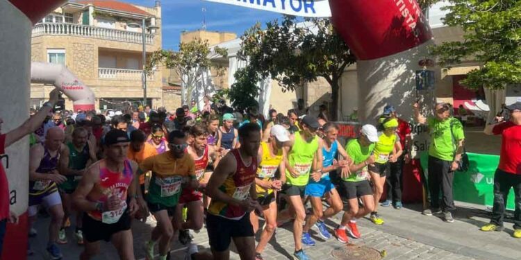 Villamayor entrega los 35.153 euros obtenidos en los actos solidarios de las fiestas a Aspace y Alcer