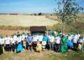 Cerca de medio centenar de voluntarios participan en la jornada de retirada de basuraleza en Doñinos
