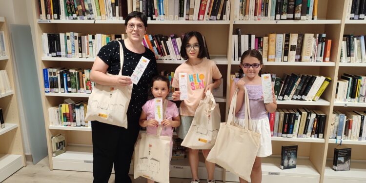 La Biblioteca Municipal de Doñinos premia el diseño y la creatividad en el III Concurso de Marcapáginas