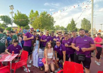 Estallan las Fiestas del Señor de Cabrerizos con la alegría y el colorido de las peñas