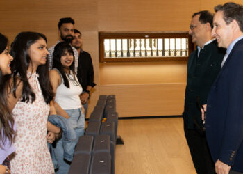 La Universidad impulsa el aprendizaje del español en India