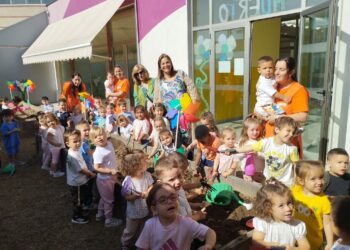 Los más pequeños de Santa Marta inician las actividades de plantación y reciclaje de la Semana del Medio Ambiente