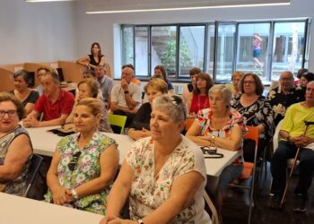 Los mayores de Santa Marta aprenden los secretos de la morcilla y el farinato