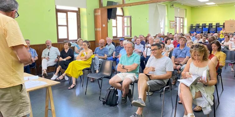 Cuidamos Villamayor aprueba medidas legales y cautelares para avanzar en su lucha contra los olores