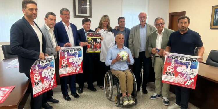 Vicente del Bosque, profeta en su tierra, presenta su campus deportivo por primera vez en Cabrerizos y Carbajosa