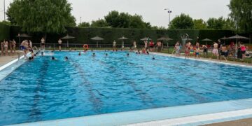 La música de dj y la visita de Stitch animarán la apertura de las piscinas de Carbajosa el viernes 13
