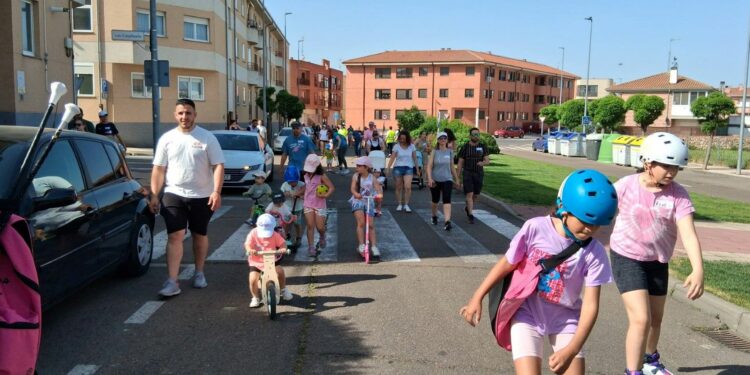 Mas de 200 persones participan en la jornada de convivencia solidaria e inclusiva con AERSCYL