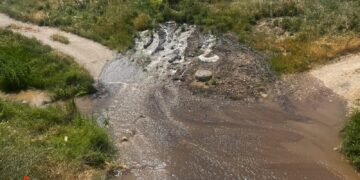 La rotura de la red general deja sin agua a Carbajosa