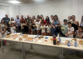 El ‘Lecturómetro’ de Castellanos premia a los vecinos que más leen y pone en marcha un original ‘Biblio Botiquín’