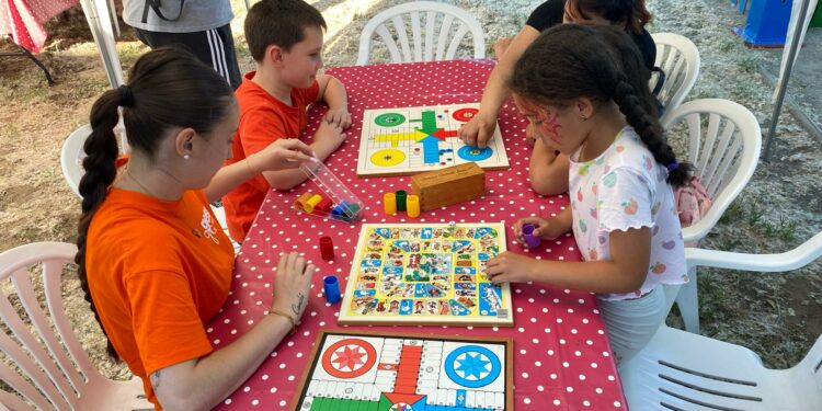Los juegos populares se cuelan en la Isla del Soto de la mano de la Semana del Medio Ambiente