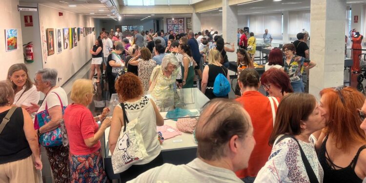 Villares entrega los diplomas de fin de curso a los casi 500 alumnos de los talleres de Cultura