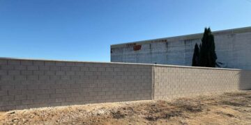 Doñinos completa la rehabilitación del cementerio con el muro perimetral, accesos adaptados y la ampliación de espacio para 10 sepulturas