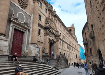 La Junta aporta 125.000 euros para la limpieza de los retablos de la Clerecía