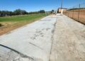 Doñinos crea una zona hormigonada de 200m² en el campo de fútbol para facilitar el acceso al público