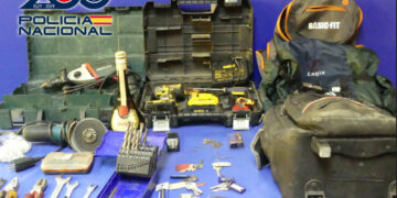 Detenidos dos hombres por ocupar una casa en el barrio de Pizarrales