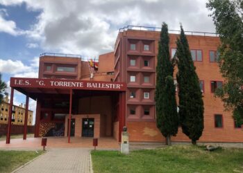 La Junta ejecuta mejoras en las instalaciones del CEIP San Blas y el IES Torrente Ballester en Santa Marta y el IESO Tomás Bretón en Villamayor