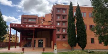 La Junta ejecuta mejoras en las instalaciones del CEIP San Blas y el IES Torrente Ballester en Santa Marta y el IESO Tomás Bretón en Villamayor