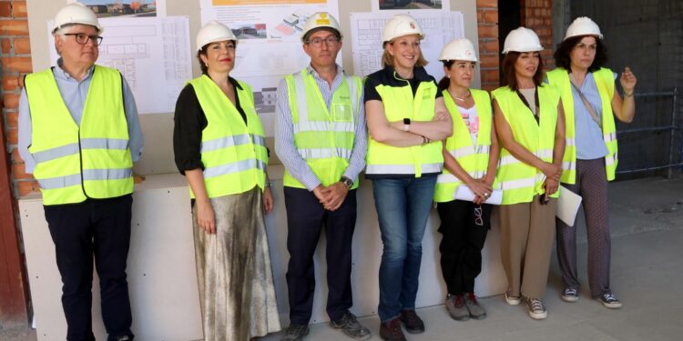 La nueva residencia para acoger a 32 menores protegidos por la Junta empezará a funcionar en 2026