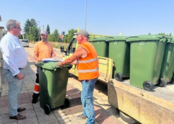 Cabrerizos inicia el reparto de los 400 contenedores de residuos vegetales en Las Dunas