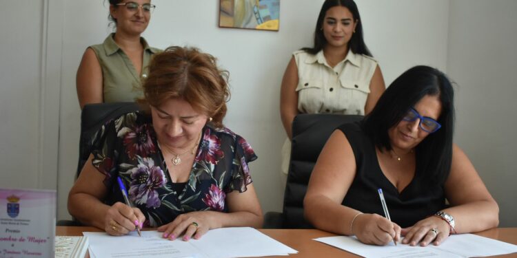 Santa Marta presencia un histórico acuerdo para la inclusión social de las mujeres gitanas