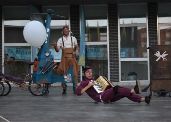 Acrobacias, humor y muchas risas estrenan el Festival ‘Marteatrando’ 2025 de Santa Marta