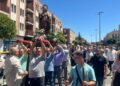 La saeta dedicada a la patrona entre mantillas y mantones, el momento más especial de la procesión del día grande de la fiesta en Santa Marta