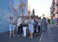 La Virgen del Carmen sale en procesión en su día de fiesta ante más de un centenar de vecinos