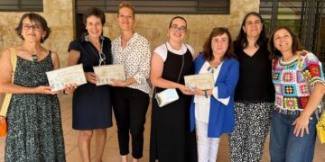 Reconocimiento de Villamayor a tres profesoras del colegio Piedra de Arte que finalizan su labor educativa