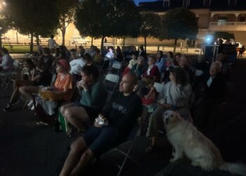 Un fallo técnico obliga a suspender la primera cita de las ‘Noches de Verano’ en Villares