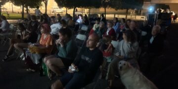 Un fallo técnico obliga a suspender la primera cita de las ‘Noches de Verano’ en Villares